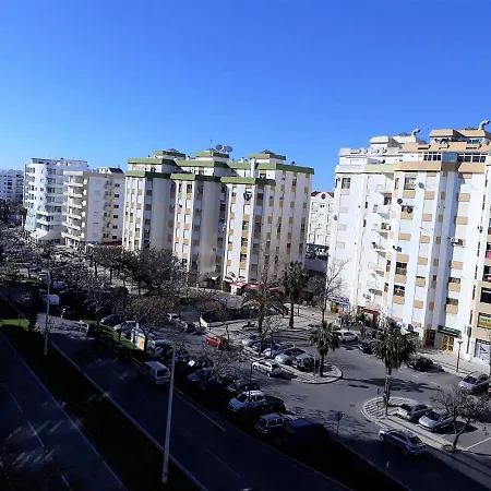 Torre 6- Vista Cidade, Aconchegante, 80mt Praia, Wifi * Quarteira