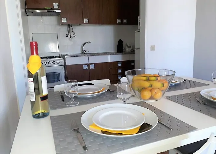 Torre 6- Vista Cidade, Aconchegante, 80mt Praia, Wifi * Quarteira