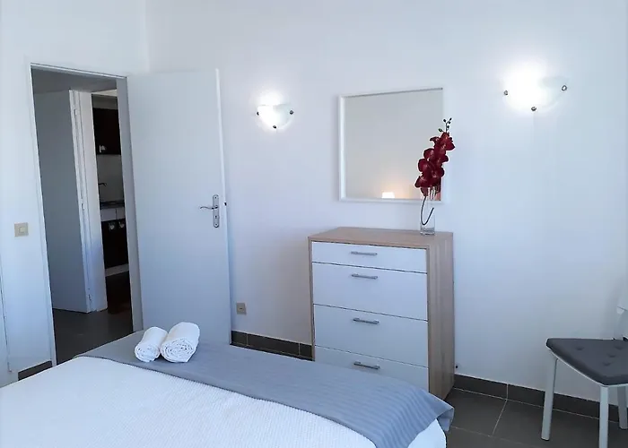 Torre 6- Vista Cidade, Aconchegante, 80mt Praia, Wifi Quarteira