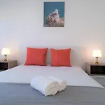 Torre 6- Vista Cidade, Aconchegante, 80mt Praia, Wifi * Quarteira